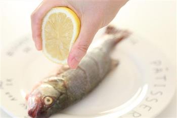 家常清蒸鲈鱼 宝宝辅食微课堂怎么做，家常清蒸鲈鱼 宝宝辅食微课堂怎么做好吃，家常清蒸鲈鱼 宝宝辅食微课堂做法