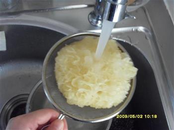 银耳炖梨怎么做,银耳炖梨怎么做好吃,银耳炖梨做法 银耳炖梨怎么做,银耳炖梨怎么做好吃,银耳炖梨做法