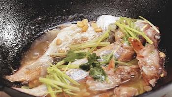 豆酱焖鱼怎么做,豆酱焖鱼怎么做好吃,豆酱焖鱼做法 豆酱焖鱼怎么做,豆酱焖鱼怎么做好吃,豆酱焖鱼做法