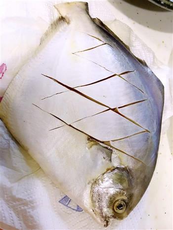 毛豆烧鲳鱼怎么做，毛豆烧鲳鱼怎么做好吃，毛豆烧鲳鱼做法