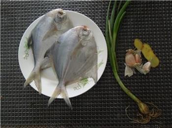 蒜香糖醋鲳鱼怎么做,蒜香糖醋鲳鱼怎么做好吃,蒜香糖醋鲳鱼做法 蒜香糖醋鲳鱼怎么做,蒜香糖醋鲳鱼怎么做好吃,蒜香糖醋鲳鱼做法