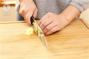 迷迭香-清蒸鲈鱼怎么做,迷迭香-清蒸鲈鱼怎么做好吃,迷迭香-清蒸鲈鱼做法 迷迭香-清蒸鲈鱼怎么做,迷迭香-清蒸鲈鱼怎么做好吃,迷迭香-清蒸鲈鱼做法