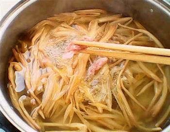 黄花菜肉片汤怎么做,黄花菜肉片汤怎么做好吃,黄花菜肉片汤做法 黄花菜肉片汤怎么做,黄花菜肉片汤怎么做好吃,黄花菜肉片汤做法
