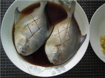 蒜香糖醋鲳鱼怎么做,蒜香糖醋鲳鱼怎么做好吃,蒜香糖醋鲳鱼做法 蒜香糖醋鲳鱼怎么做,蒜香糖醋鲳鱼怎么做好吃,蒜香糖醋鲳鱼做法