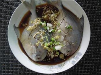 蒜香糖醋鲳鱼怎么做,蒜香糖醋鲳鱼怎么做好吃,蒜香糖醋鲳鱼做法 蒜香糖醋鲳鱼怎么做,蒜香糖醋鲳鱼怎么做好吃,蒜香糖醋鲳鱼做法