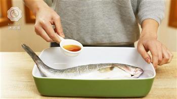 迷迭香-清蒸鲈鱼怎么做,迷迭香-清蒸鲈鱼怎么做好吃,迷迭香-清蒸鲈鱼做法 迷迭香-清蒸鲈鱼怎么做,迷迭香-清蒸鲈鱼怎么做好吃,迷迭香-清蒸鲈鱼做法