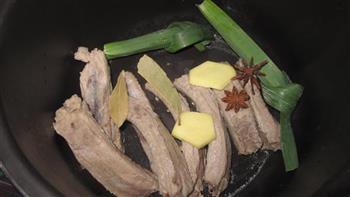 排骨土豆酱汤怎么做,排骨土豆酱汤怎么做好吃,排骨土豆酱汤做法 排骨土豆酱汤怎么做,排骨土豆酱汤怎么做好吃,排骨土豆酱汤做法