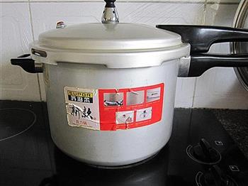 红萝卜鸡脚汤怎么做,红萝卜鸡脚汤怎么做好吃,红萝卜鸡脚汤做法 红萝卜鸡脚汤怎么做,红萝卜鸡脚汤怎么做好吃,红萝卜鸡脚汤做法