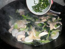 花菇肉丝年糕汤怎么做,花菇肉丝年糕汤怎么做好吃,花菇肉丝年糕汤做法 花菇肉丝年糕汤怎么做,花菇肉丝年糕汤怎么做好吃,花菇肉丝年糕汤做法