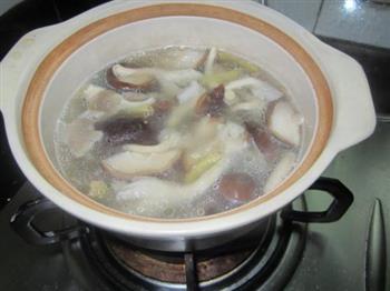 三菇滚花甲怎么做,三菇滚花甲怎么做好吃,三菇滚花甲做法 三菇滚花甲怎么做,三菇滚花甲怎么做好吃,三菇滚花甲做法