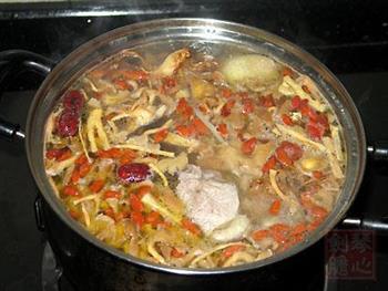 黄金菇炖老鸭汤怎么做，黄金菇炖老鸭汤怎么做好吃，黄金菇炖老鸭汤做法