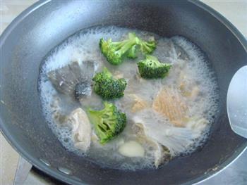 三文鱼骨奶酪汤怎么做,三文鱼骨奶酪汤怎么做好吃,三文鱼骨奶酪汤做法 三文鱼骨奶酪汤怎么做,三文鱼骨奶酪汤怎么做好吃,三文鱼骨奶酪汤做法