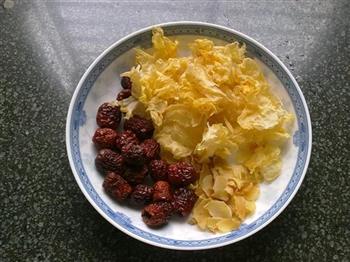 百合银耳红枣汤怎么做,百合银耳红枣汤怎么做好吃,百合银耳红枣汤做法