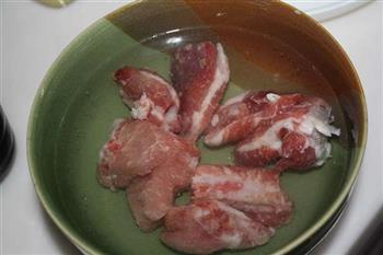 土豆排骨酱汤怎么做，土豆排骨酱汤怎么做好吃，土豆排骨酱汤做法
