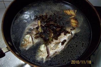 蒜香萝卜鲫鱼汤怎么做,蒜香萝卜鲫鱼汤怎么做好吃,蒜香萝卜鲫鱼汤做法 蒜香萝卜鲫鱼汤怎么做,蒜香萝卜鲫鱼汤怎么做好吃,蒜香萝卜鲫鱼汤做法