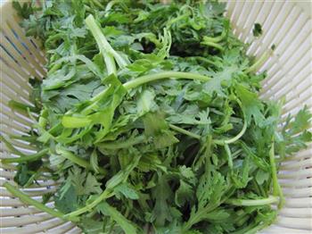 茼蒿肉圆汤怎么做，茼蒿肉圆汤怎么做好吃，茼蒿肉圆汤做法