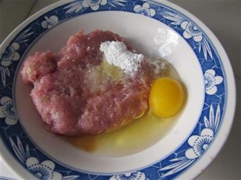 茼蒿肉圆汤怎么做，茼蒿肉圆汤怎么做好吃，茼蒿肉圆汤做法