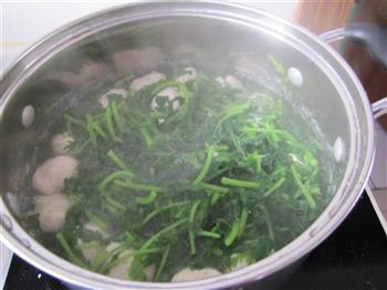 茼蒿肉圆汤怎么做，茼蒿肉圆汤怎么做好吃，茼蒿肉圆汤做法