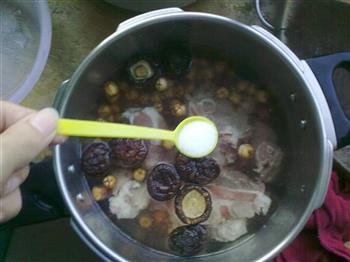 蘑菇莲子汤怎么做,蘑菇莲子汤怎么做好吃,蘑菇莲子汤做法 蘑菇莲子汤怎么做,蘑菇莲子汤怎么做好吃,蘑菇莲子汤做法