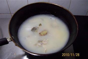 蒜苗萝卜鲈鱼汤怎么做,蒜苗萝卜鲈鱼汤怎么做好吃,蒜苗萝卜鲈鱼汤做法 蒜苗萝卜鲈鱼汤怎么做,蒜苗萝卜鲈鱼汤怎么做好吃,蒜苗萝卜鲈鱼汤做法