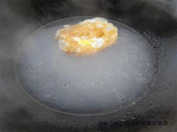 奶白色的煎蛋包菜汤怎么做,奶白色的煎蛋包菜汤怎么做好吃,奶白色的煎蛋包菜汤做法 奶白色的煎蛋包菜汤怎么做,奶白色的煎蛋包菜汤怎么做好吃,奶白色的煎蛋包菜汤做法