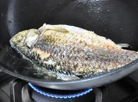 鲫鱼荷包蛋萝卜丝汤怎么做,鲫鱼荷包蛋萝卜丝汤怎么做好吃,鲫鱼荷包蛋萝卜丝汤做法 鲫鱼荷包蛋萝卜丝汤怎么做,鲫鱼荷包蛋萝卜丝汤怎么做好吃,鲫鱼荷包蛋萝卜丝汤做法