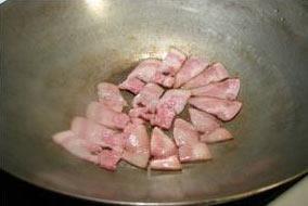 咸肉香菜豆腐汤怎么做，咸肉香菜豆腐汤怎么做好吃，咸肉香菜豆腐汤做法