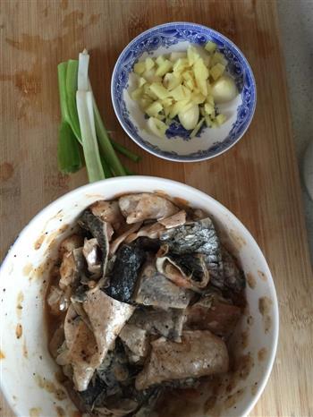 红烧三文鱼皮怎么做,红烧三文鱼皮怎么做好吃,红烧三文鱼皮做法 红烧三文鱼皮怎么做,红烧三文鱼皮怎么做好吃,红烧三文鱼皮做法