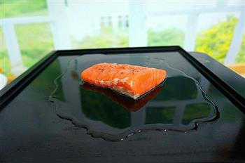 生煎三文鱼怎么做,生煎三文鱼怎么做好吃,生煎三文鱼做法 生煎三文鱼怎么做,生煎三文鱼怎么做好吃,生煎三文鱼做法