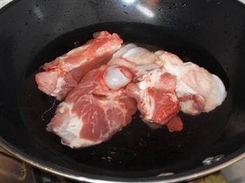 蘑菇大骨汤怎么做,蘑菇大骨汤怎么做好吃,蘑菇大骨汤做法