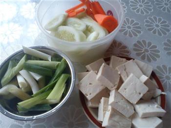 乌鱼头大骨汤怎么做，乌鱼头大骨汤怎么做好吃，乌鱼头大骨汤做法