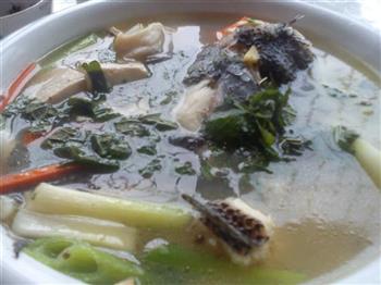 乌鱼头大骨汤怎么做，乌鱼头大骨汤怎么做好吃，乌鱼头大骨汤做法