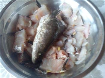 乌鱼头大骨汤怎么做,乌鱼头大骨汤怎么做好吃,乌鱼头大骨汤做法
