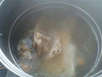 乌鱼头大骨汤怎么做，乌鱼头大骨汤怎么做好吃，乌鱼头大骨汤做法