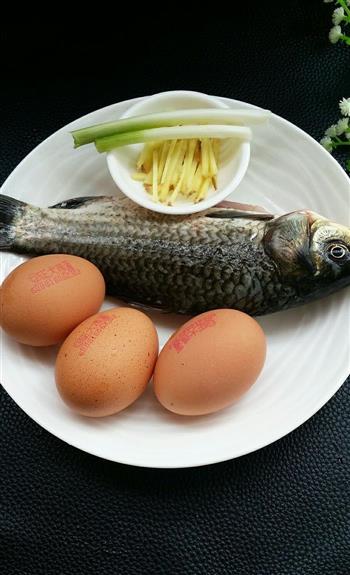鸡蛋蒸鲫鱼 怎么做,鸡蛋蒸鲫鱼 怎么做好吃,鸡蛋蒸鲫鱼 做法