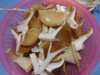 鲜菇清炖鸡汤怎么做,鲜菇清炖鸡汤怎么做好吃,鲜菇清炖鸡汤做法 鲜菇清炖鸡汤怎么做,鲜菇清炖鸡汤怎么做好吃,鲜菇清炖鸡汤做法