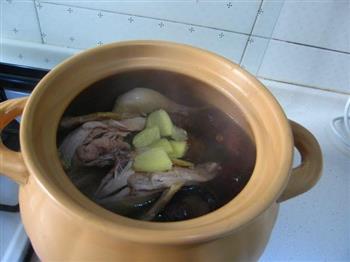 香菇虫草花土鸡汤怎么做，香菇虫草花土鸡汤怎么做好吃，香菇虫草花土鸡汤做法