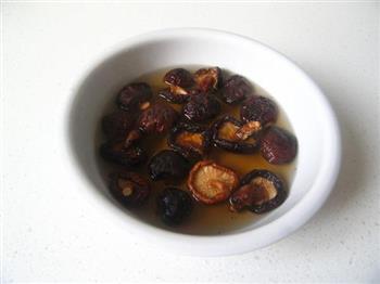 香菇虫草花土鸡汤怎么做，香菇虫草花土鸡汤怎么做好吃，香菇虫草花土鸡汤做法