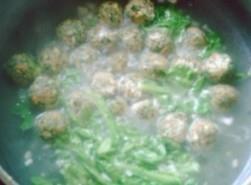 素丸子汤怎么做，素丸子汤怎么做好吃，素丸子汤做法