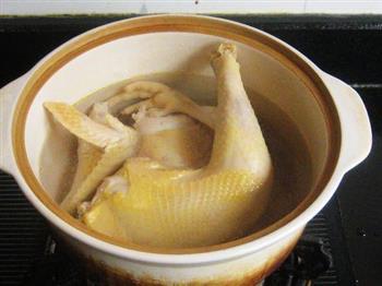 枸杞土豆草鸡煲怎么做，枸杞土豆草鸡煲怎么做好吃，枸杞土豆草鸡煲做法