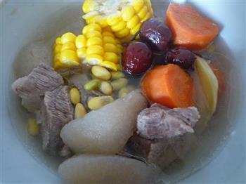 猪骨红萝卜汤怎么做，猪骨红萝卜汤怎么做好吃，猪骨红萝卜汤做法