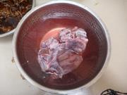 牛尾炖茶树菇怎么做，牛尾炖茶树菇怎么做好吃，牛尾炖茶树菇做法