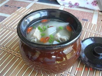 小排煨汤怎么做，小排煨汤怎么做好吃，小排煨汤做法