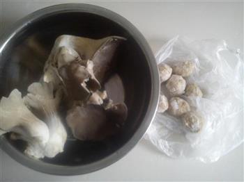 蘑菇丸子蛋花汤怎么做，蘑菇丸子蛋花汤怎么做好吃，蘑菇丸子蛋花汤做法