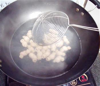 小肠莲子汤怎么做，小肠莲子汤怎么做好吃，小肠莲子汤做法