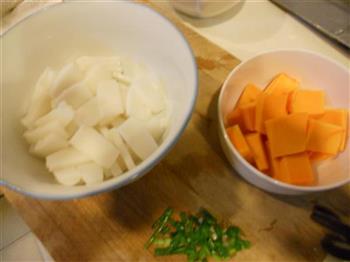 南瓜煮年糕怎么做，南瓜煮年糕怎么做好吃，南瓜煮年糕做法