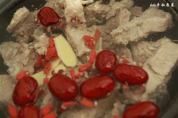 冬瓜萝卜龙骨汤怎么做，冬瓜萝卜龙骨汤怎么做好吃，冬瓜萝卜龙骨汤做法