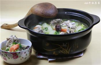 冬瓜萝卜龙骨汤怎么做，冬瓜萝卜龙骨汤怎么做好吃，冬瓜萝卜龙骨汤做法