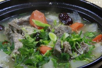 冬瓜萝卜龙骨汤怎么做，冬瓜萝卜龙骨汤怎么做好吃，冬瓜萝卜龙骨汤做法