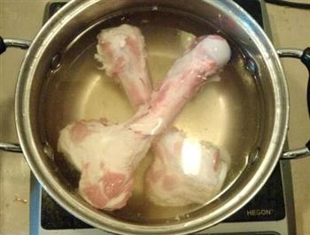 水果大骨鱼丸锅怎么做，水果大骨鱼丸锅怎么做好吃，水果大骨鱼丸锅做法